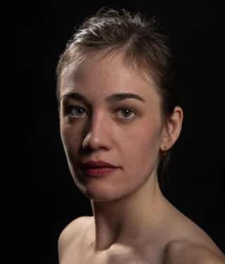 Date: 20 November 2024
Model: Dieuwke @dieuwke.bokhorst

#portraitphotography #portretfotografie #portrait #photooftheday
#portraitpage #discoverportrait
#globe_people #globe_portraits
#endlessfaces #peopleoftheworld
#globalpeople #worldportraits #instagood #picoftheday
#followme #photoshoot #bnwmood #bnwportrait #bnw_greatshots