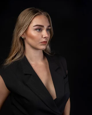 Date: 28 September 2025
Model: Marit @marit_schilder
Muah: @muahbychaii

#portraitphotography #portretfotografie #portrait #photooftheday
#portraitpage #discoverportrait
#globe_people #globe_portraits
#endlessfaces #peopleoftheworld
#globalpeople #worldportraits #instagood #picoftheday
#followme #photoshoot